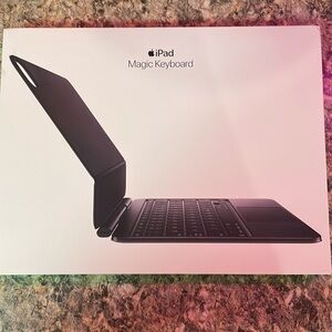 BNIB- Apple iPad Magic Keyboard